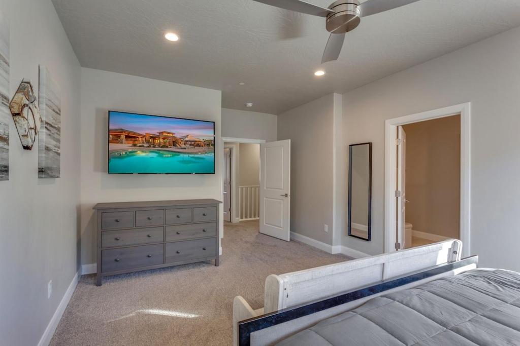 Zion Village 339 3 Bed, 2 And A Half Bath, Game Systems, Mister System, And Community Pool هوريكاين المظهر الخارجي الصورة