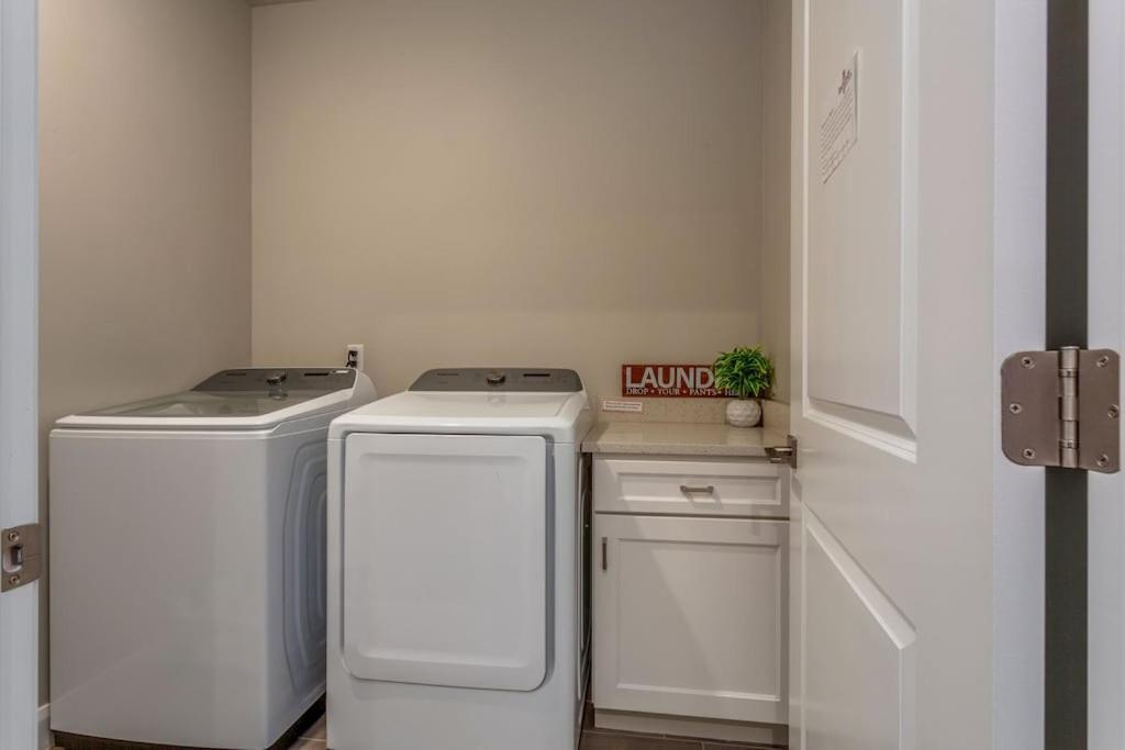 Zion Village 339 3 Bed, 2 And A Half Bath, Game Systems, Mister System, And Community Pool هوريكاين المظهر الخارجي الصورة